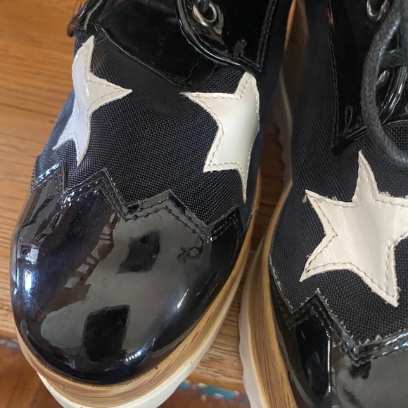 FABULOUSLY FUN ⭐️Glister shoes⭐️ in GREAT shape!! - Picture 6 of 13